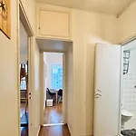 Le Petit Sommelier - 1 Bedroom, Near Metro, Garden View Helsinki