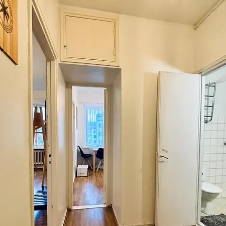 Le Petit Sommelier - 1 Bedroom, Near Metro, Garden View Helsinki