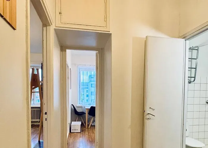 Le Petit Sommelier - 1 Bedroom, Near Metro, Garden View Helsínquia